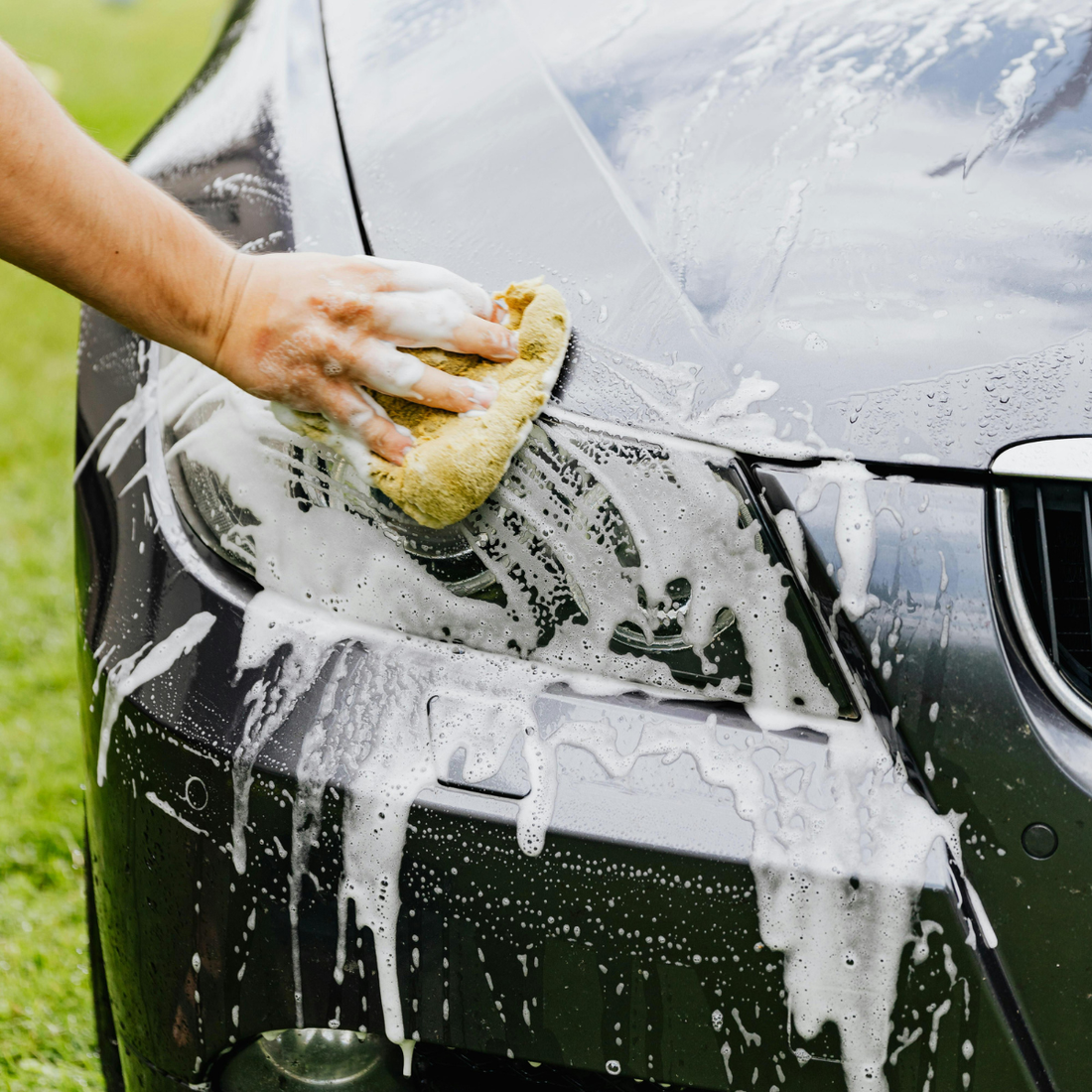 🧼 How to Wash a Car Without Scratching It